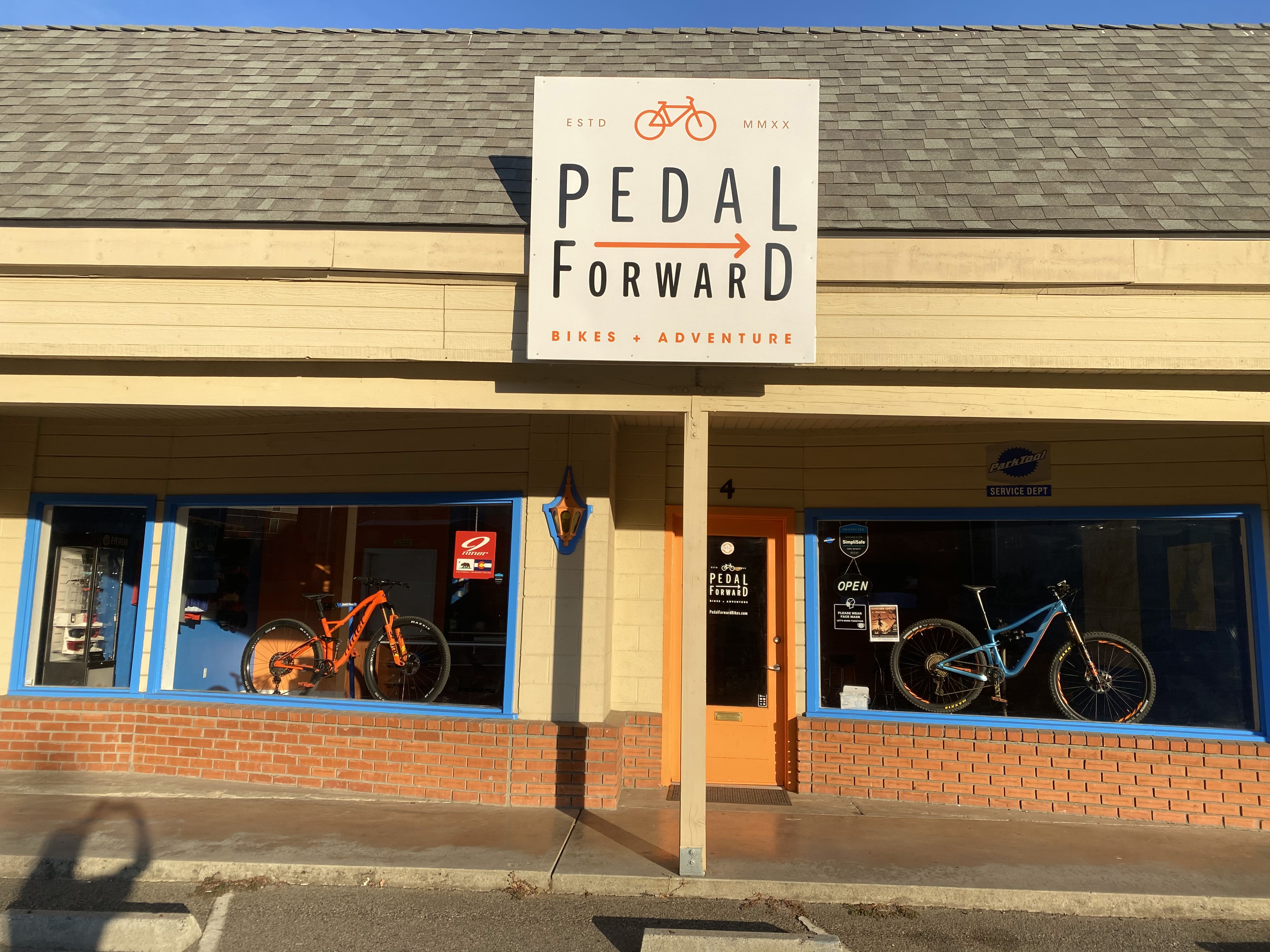 Pedal Forward Bikes & Adventure partner of Yosemite Southgate Hotel and Suites